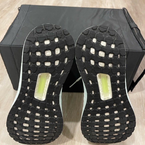 adidas Ultraboost 20 Running shoes Women Lime like NEW!!! - Picture 7 of 9